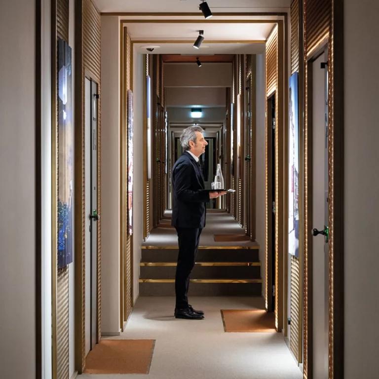 I corridoi — Interno Marche Design Hotel